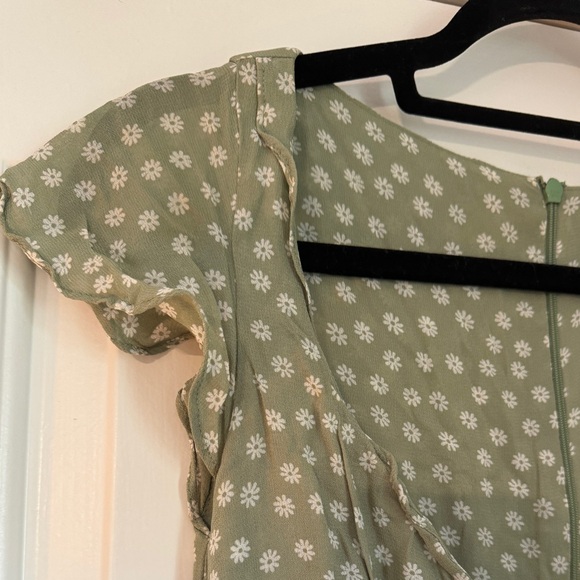 Reformation Darcy Dress in Green Floral - Size 2 - Picture 5 of 6